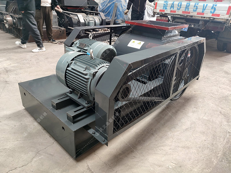 雙齒輥破碎機(jī)，如何解決大塊物料破碎的困擾？